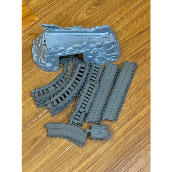 20 Pieces  Lot Thomas Track master Track Pieces Train  Road And Cave - Picture 5 of 5